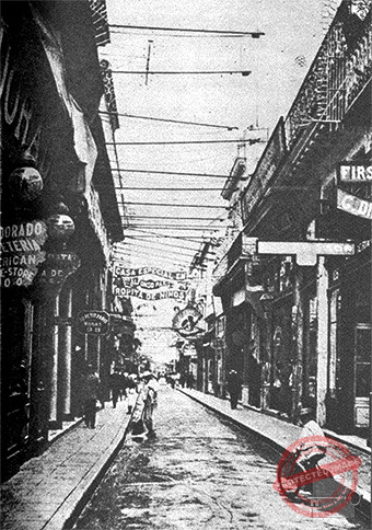 Perspectiva de la calle de Obispo tomada hacia 1895.