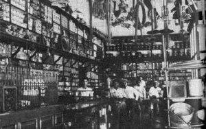 El Almacén de Menéndez, García y Cía. en Artemisa. Vista interior del departamento de ferretería y cristalería (Ca. 1929).