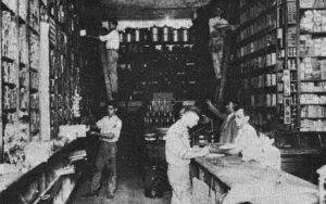 Ferretería La Principal. Vista interior y empleados de la sucursal de Concha 238, Habana (Ca. 1929).