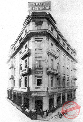 Vista del edificio del Hotel Ambos Mundos en la calle Obispo, Habana (Ca. 1929).
