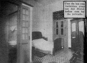 Hotel Cervantes en Surgidero de Batabanó vista de una habitación y su baño privado (Ca. 1929).