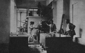 La Estrella Blanca de J. Merlín y Cía. Purificador, filtro y máquina de pasteurizar (Ca. 1929).