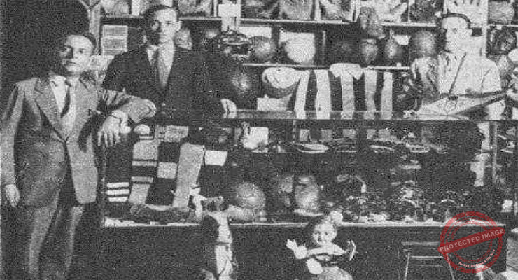 Tienda La Mascota de Prado y Hermano en la Habana. Vista del departamento de venta de artículos deportivos (Ca. 1929).