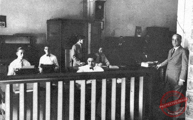 Oficina de Uribarri y Hermanos (Cerro 514) depositarios en la Habana y distribuidores de la Sidra de Piña Velez (Ca. 1929).