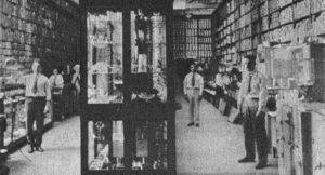 Vista interior de la ferretería Fin de Siglo de Carneado y Estrada en la calle de Reina 153, Habana (Ca. 1929).