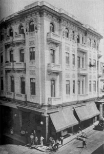 Edificio en la Avenida de Italia, antes Galiano, esquina Concordia (Ca. 1929).