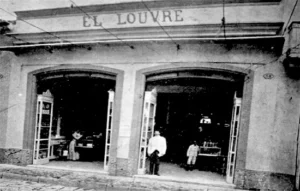 Vista exterior de la tienda El Louvre de Manuel Tejedor en la calle del Obispo 38, Habana (Ca. 1899).