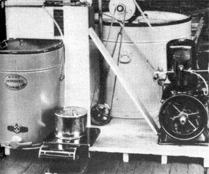 Emilio Hernández e Hijos de Cienfuegos. Planta Root para extraer miel de abejas sin destruir los paneles (Ca. 1929).