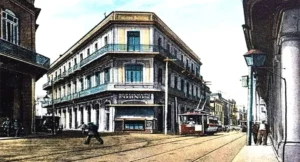 Vista del edificio donde estuvo el Hotel Bilbao antes Hotel Harrigan de la Habana. Aquí fueron detenidos los estafadores norteamericanos.