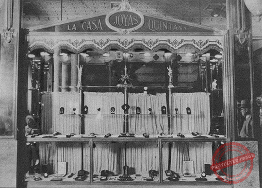 La Casa Quintana. Vidriera principal de la joyería en la Avenida de Italia (Ca. 1929).