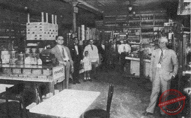 La Flor Cubana vista del departamento de víveres de Ramón Amor (Ca. 1929).