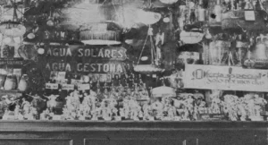 Vitrina de La República de Gómez y Hermano en Galiano 104 y 106, Habana (Ca. 1929).