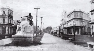 Monumento al poeta Juan Clemente Zenea en la Habana, Cuba (Ca. 1924).