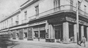 La Moda. Vista exterior del edificio en la esquina de Neptuno y Galiano (Zenea y Avenida de Italia), Habana Ca. 1929