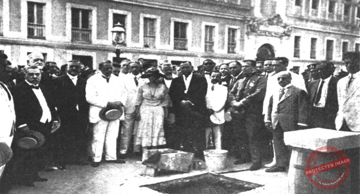 Momentos de colocar la primera piedra del monumento a Juan Clemente Zenea en la Habana (Ca. 1919).