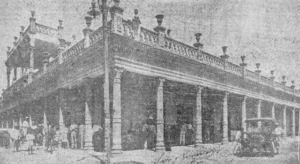 Edificio de Alejandro Suero Balbín, rico comerciante y banquero en Ciego de Avila. Dirigía este negocio su sobrino Casimiro Balbín (Ca. 1915).