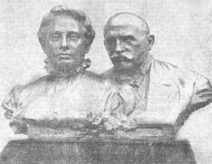 Grupo en bronce, bustos de Alejandro Suero Balbín y de quien fuera su esposa María Concepción Rodríguez. Obra del escultor Domingo Boni (Ca. 1915).