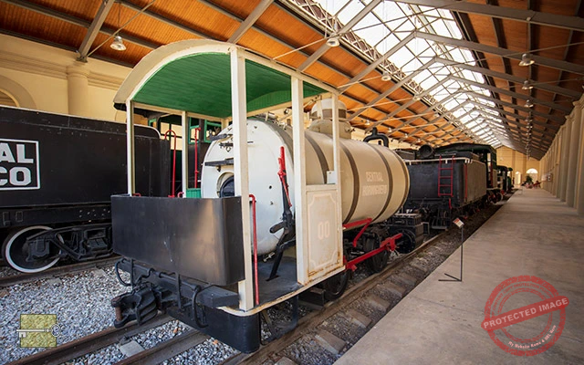 Locomotora de Vapor 1131 adquirida por el central Hormiguero (Espartaco) para uso industrial azucarero. De tipo Bomba o acumuladora de vapor se fabricó en 1916 por Baldwin Locomotive Works. Museo Nacional del Ferrocarril de Cuba.