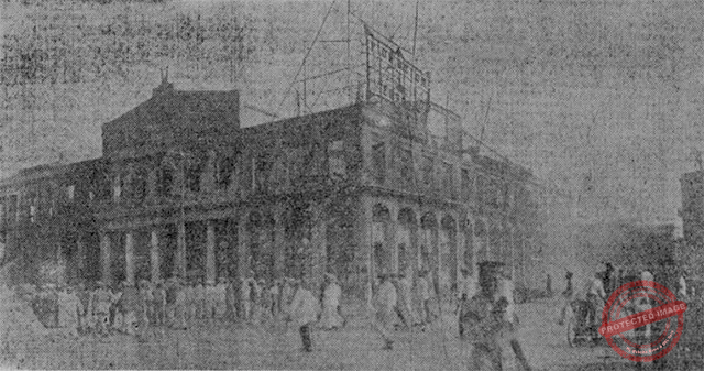 Aspecto del edificio del Centro Asturiano y teatro Campoamor visto desde Zulueta y San Rafael (Ca. 1918).