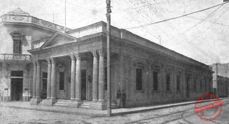 Sucursal del Banco Nacional en Cienfuegos. Vista exterior del edificio donde estaban las oficinas (Ca. 1919).