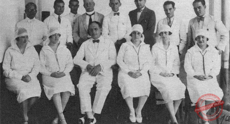 Hospital San Juan de Dios en Santa Clara. Grupo de facultativos y enfermeras (Ca. 1928).