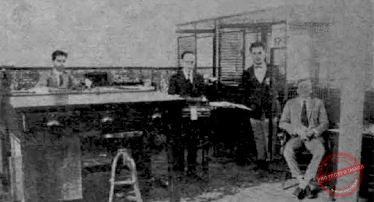 Ricardo Fusté Fusté administrador del Royal Bank of Canada y empleados en Ranchuelo, Cuba (Ca. 1926).