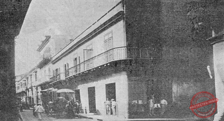 Fachada del edificio de Aspuru y Co., S. en C. en Mercaderes 21 ca. 1918.