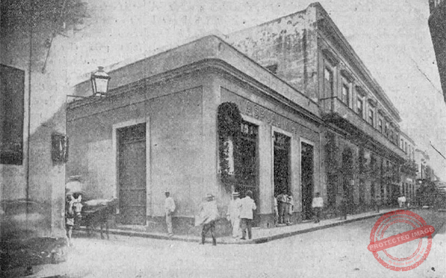 Edificio de Aspuru y Co., S. en C. en la calle Mercaderes 24, Habana ca. 1918.