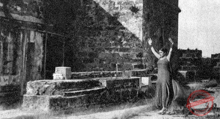 Graziella Garbalosa poeta y autora de “Ninfas, Sueños y Cisnes” en Cienfuegos (Ca. 1930).