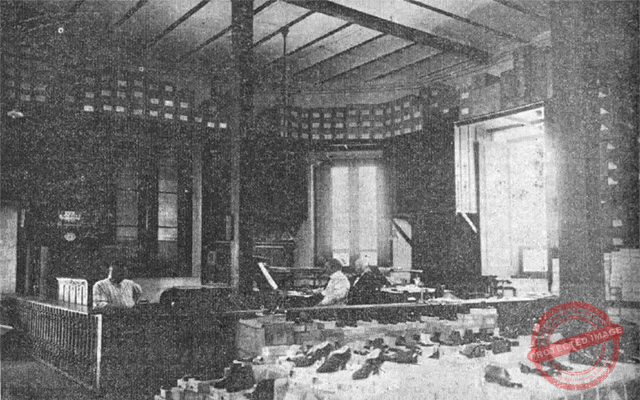 Pons y Compañía vista de la oficina y exposición de calzado en la Habana ca. 1918.