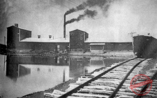 Reguera, Brooks, Bernard y Cía., S. en C. Vista parcial de la fábrica en las salinas de Caimanera ca. 1935.