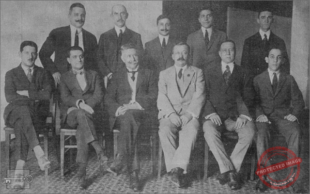 Directiva de la Asociación de importadores de víveres al por mayor y su director Julián Llera en la Habana ca. 1918.