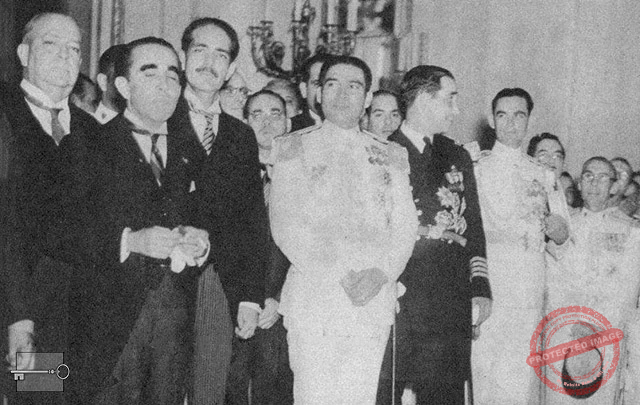 Fulgencio Batista y autoridades militares visitan al presidente Miguel Mariano Gómez tras su toma de posesión, La Habana, ca. 1936.