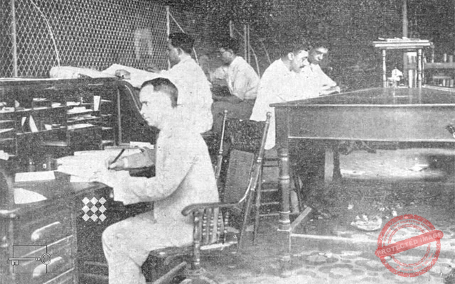 Eugenio Moreno gerente de Gómez y Compañía S. en C. en su despacho, Manzanillo, Cuba ca. 1918.