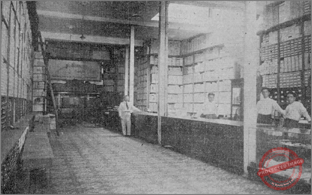 Vista interior del almacén y empleados de F. Blanco S. en C., Habana ca. 1918.