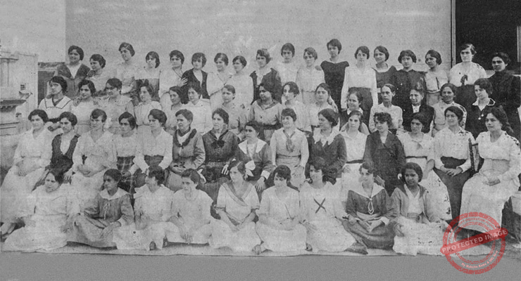 Gutiérrez Cano y Compañía. Vista de un grupo de obreras textiles ca. 1918.