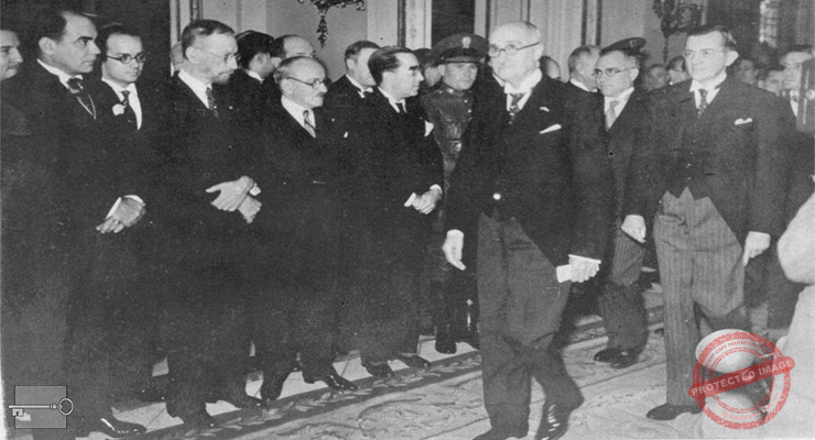 José Agripino Barnet llega al Palacio Presidencial para prestar juramento como presidente de la República en diciembre de 1935.