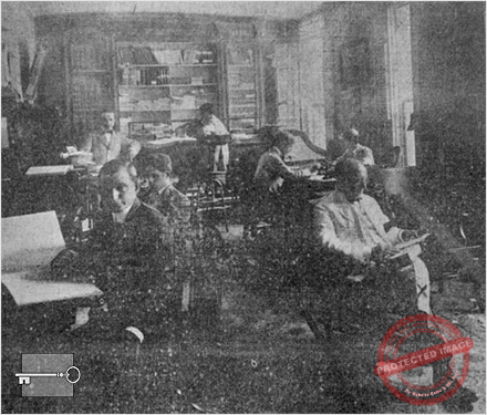 José Ferrer y Sirés en las oficinas de la tienda de víveres “La Ceiba”, Cienfuegos ca. 1918.