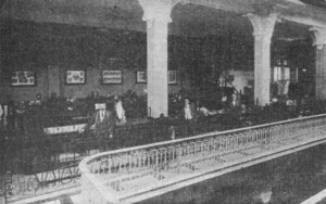 La Sociedad talleres de confecciones y gran sastrería. Departamento de maestros cortadores. Habana ca. 1918.