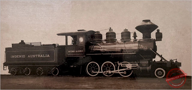 Fotografía histórica de una locomotora del ferrocarril del central Australia expuesta en el Museo de la Comandancia de las FAR.