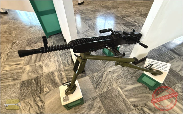 Playa Girón, Ciénaga de Zapata (Matanzas). Ametralladora pesada checoslovaca de 7,92 mm, modelo 37, utilizada por tropas del Gobierno Revolucionario. Foto: A. M., 2025. Museo de Girón.