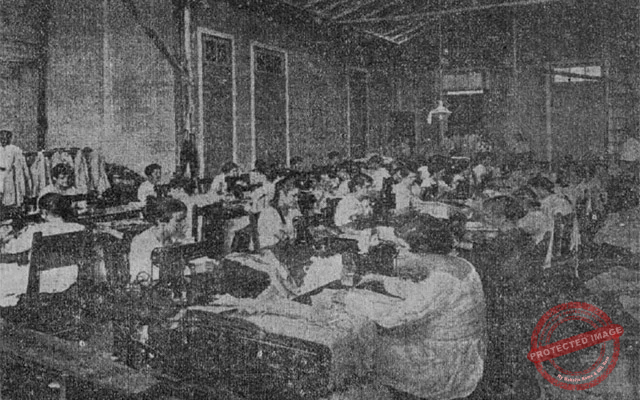 Valeiras Hermanos S. en C. vista del taller de confecciones y empleadas de costura ca. 1918.