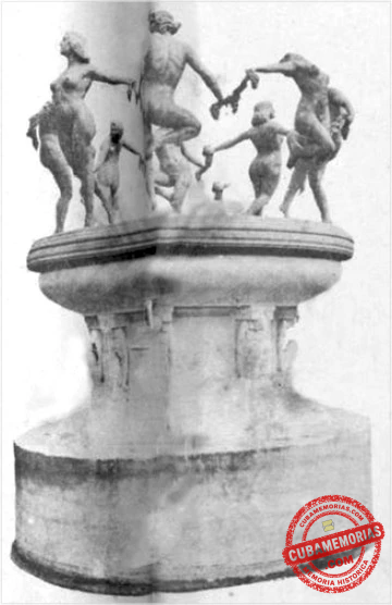 Fuente lumínica diseñada por Aldo Gamba para los jardines del Casino de la Playa, fotografía de López y López.