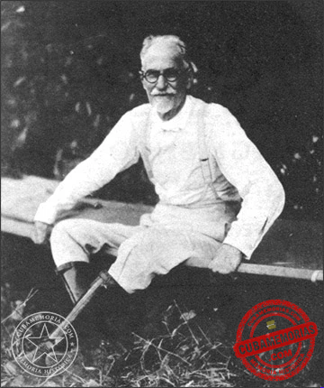 General Pedro E. Betancourt descansando en su campamento durante la marcha conmemorativa de Antonio Maceo en 1929