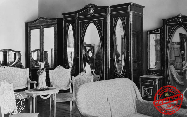 Exhibición de muebles de la Casa Gorrín en Santa Clara, hacia 1926.