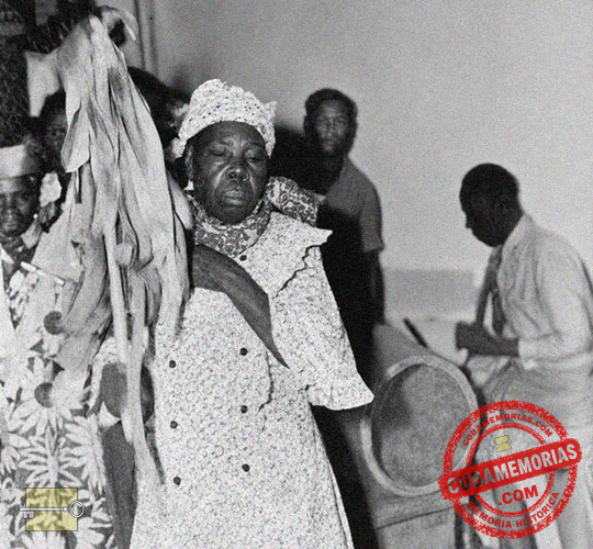 Mayor de plaza en una sociedad de Tumba Francesa en Guantánamo hacia 1938.