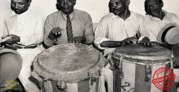 Músicos tocando tumbas y catá en Guantánamo hacia 1938.