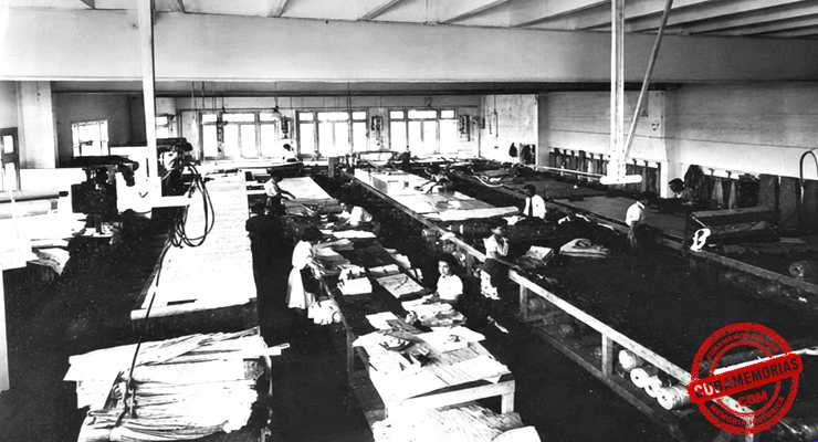 Departamento de corte de la fábrica de trajes Paramount en La Habana, ca. 1944.