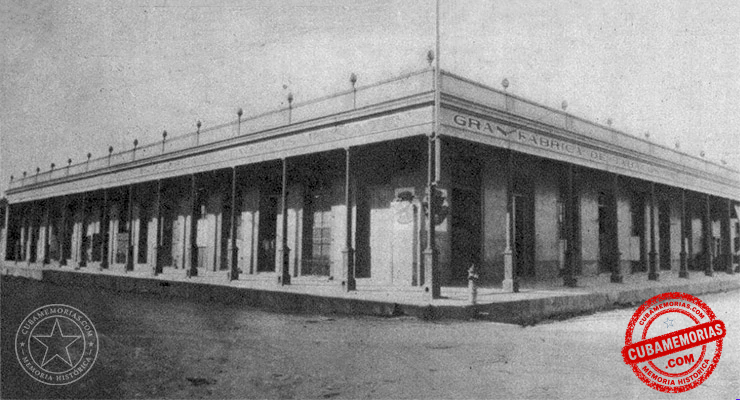 Edificio de la fábrica de tabacos Peñate en Camajuaní, hacia 1929.