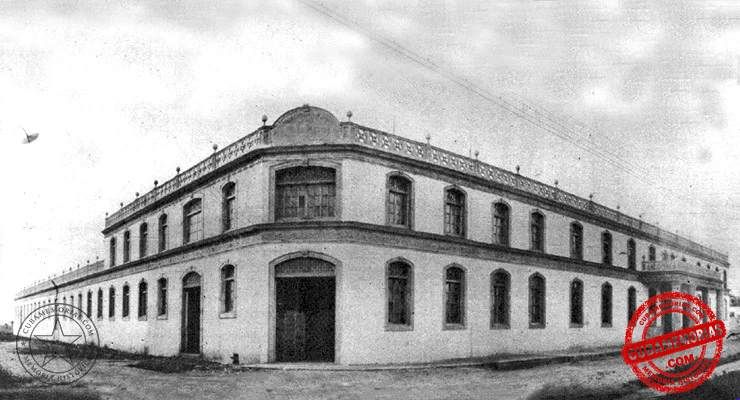 Edificio de la fábrica de gaseosas, refrescos y aguas minerales Lobatón en Camajuaní, ca. 1929.